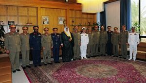 الشيخ احمد الخالد والفريق الركن خالد الجراح والفريق الركن عبدالرحمن العثمان مع الضباط المكرمين﻿