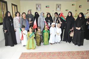 عدد من اعضاء الوفد خلال زيارة المؤسسات التابعة للاتحاد الكويتي للجمعيات النسائية سعود سالم
