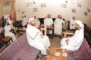 استكانة شاي وتراث بروح ايام زمان في المقاهي الشعبية﻿