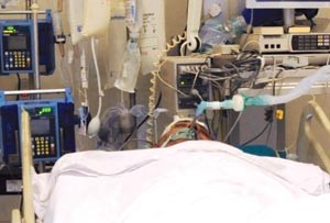 سمير سعيد في العناية المركزة وجهود طبية كبيرة لمساعدته على تجاوز الحالة الخطرة هاني الشمري