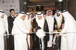 الوزير الحصين يفتتح اعمال المعرض﻿