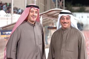 الفقيد مع رئيس مجلس ادراة العربي جمال الكاظمي