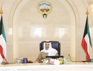 سمو رئيس الوزراء الشيخ جابر المبارك مترئسا الجلسة امس﻿