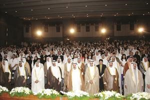 صاحب السمو الامير الشيخ صباح الاحمد وسمو ولي العهد الشيخ نواف الاحمد واحمد السعدون والشيخ جابر العبدالله وكبار الحضور خلال الاحتفال﻿