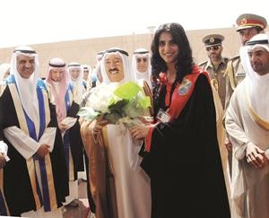 استقبال بالورود لصاحب السمو الامير﻿