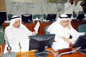 احمد المعوشرجي وعبدالكريم السليم خلال الجلسة

