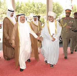 صاحب السمو الامير الشيخ صباح الاحمد مرحبا باخيه جلالة السلطان قابوس بن سعيد