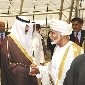 سمو ولي العهد مرحبا بالسلطان قابوس بن سعيد﻿