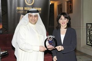 ماضي الخميس مكرما السفيرة الفرنسية انور الكندري

