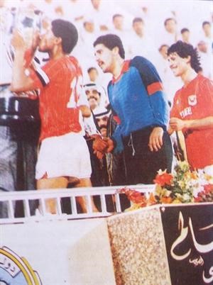 جمال محمد اثناء تسلم كاس الامير 1986﻿