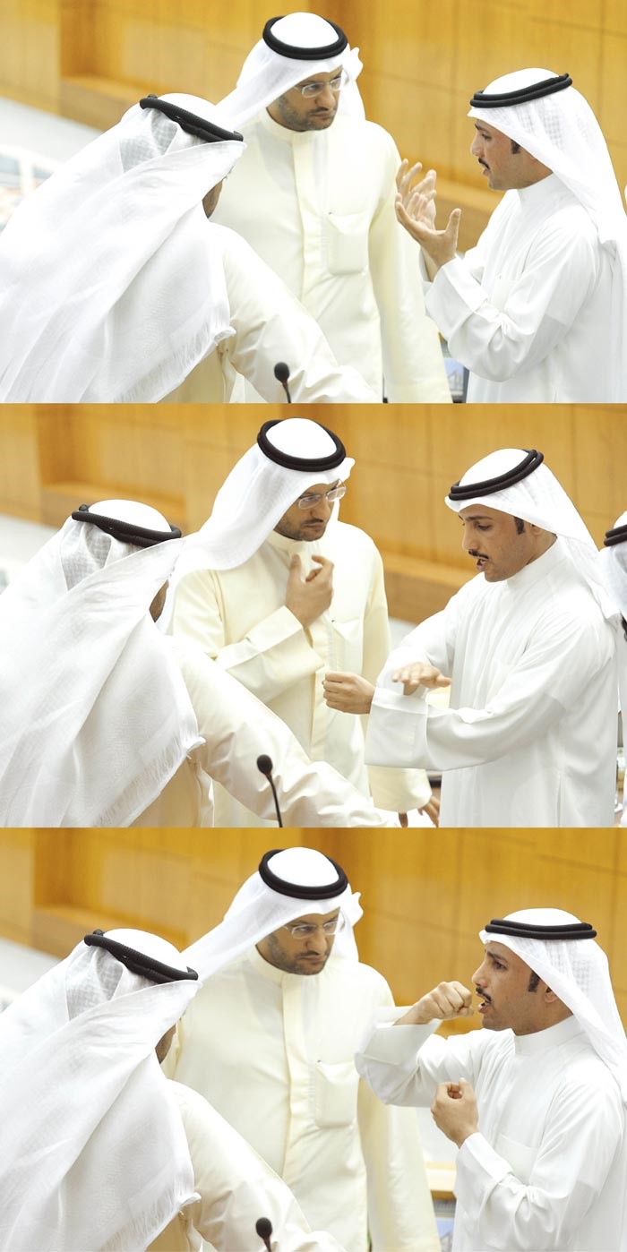 مرزوق الغانم يشرح لوزير الصحة دعلي العبيدي الاخطاء التي تزامنت مع نقل الراحل سمير سعيد بدءامن التاخر في وصول سيارة الاسعاف الى النواقص فيهاومشاكل اجهزة التنفس متين غوزال