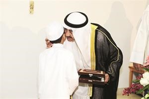 قبلة من الخرافي لفائز صغير﻿