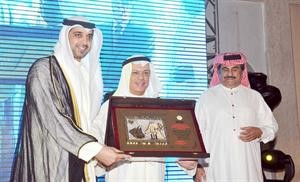 درع تذكارية للوزير﻿