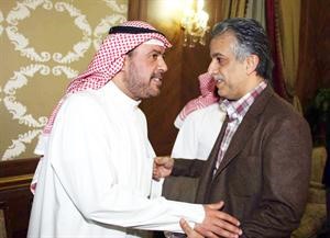 الشيخ سلمان بن ابراهيم مهنئا الفهد﻿
