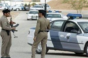 فتاة يمنية لشرطة الليث: إن اقتربتم مني فسأخلع جميع ملابسي