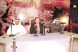 بورسلي مع منى بوشداد ود عبدالله الرميثان لجنة تحكيم صوت السهارى 2﻿