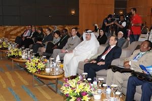 دعمر السيد عمر في مقدمة الحضور اسامة ابوعطية
