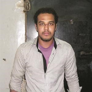 السوداني فارس محمد الشهير بمجنون منة شلبي﻿