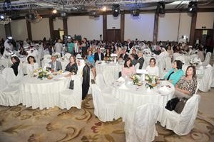 الشيخ سلمان الحمود ودهلال الساير والسفيرة الفرنسية بين الحضور
