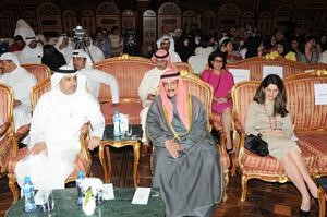 الشيخ دابراهيم الدعيج ودصلاح المضحي في مقدمة الحضور	 انور الكندري﻿