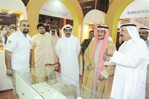 ويتجولون في المعرض 	قاسم باشا﻿