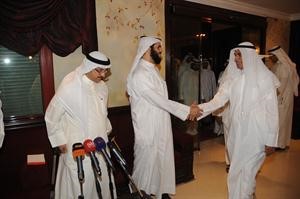 احمد السعدون خلال دخوله ديوان الشايع﻿