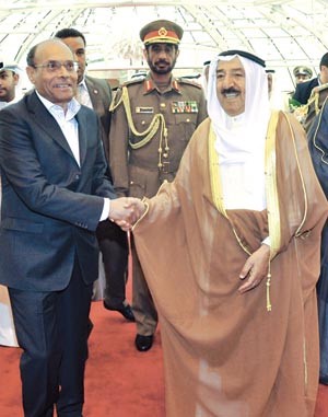 صاحب السمو الامير الشيخ صباح الاحمد اثناء استقباله الرئيس التونسي دمحمد المنصف المرزوقي
