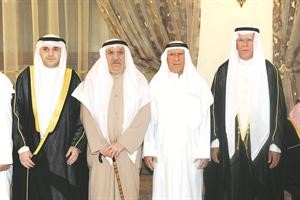 كاظم معرفي يبارك للمعرس ووالده وعمه عبدالرحمن معرفي﻿