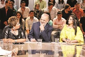 جمال سليمان يتوسط هيا الشعيبي ومنى امرشا في برنامج نورت ﻿