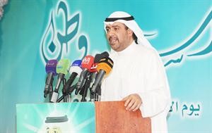 الشيخ احمد الفهد متحدثا خلال حفل التابين 	اسامة ابوعطية﻿