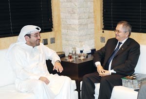 الزميل يوسف خالد المرزوق مستقبلا السفير فاسيلي سوفينيتي	هاني الشمري﻿