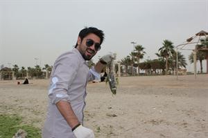 سمكة نافقة على الشاطئ﻿