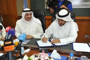 دناجي المطيري يوقع العقد بمتابعة ماحمد الجسار﻿
