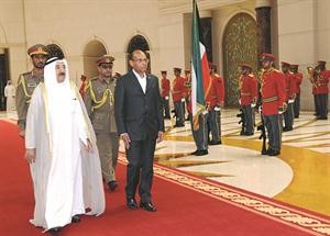 صاحب السمو الامير الشيخ صباح الاحمد مودعا الرئيس التونسي دمحمد المنصف المرزوقي﻿