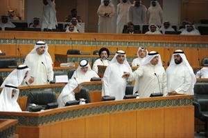 دحمد المطر وعمار العجمي وشعيب المويزري﻿
