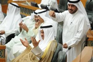 سمو رئيس الوزراء وعلي الدقباسي