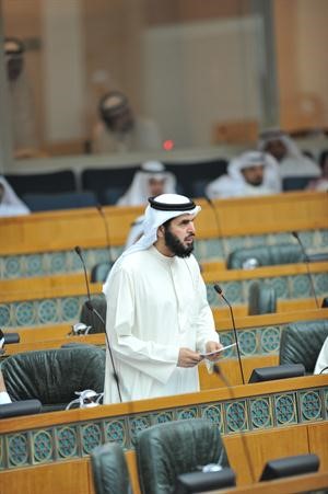 دعادل الدمخي متحدثا