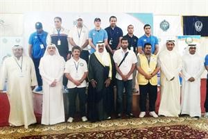 الفريق الشيخ احمد النواف يتوسط الفائزين﻿