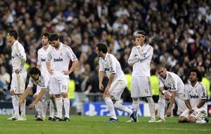 الحزن والحسرة والخيبة على لاعبي ريال مدريد

