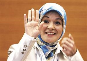 النائبة ماهنير ازدمير﻿