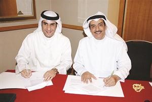 الشلفان والعرف اثناء توقيع الاتفاق﻿