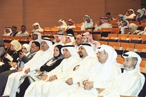 جانب من الحضور خلال البرنامج ﻿