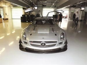 سيارة SLS GT3 تتحضر للمشاركة بالحدث في مرسى ياس