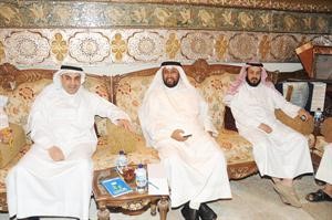 عبدالله البرغش وعمار العجمي ودعبدالله الطريجي﻿