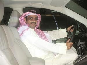 عمر القاضي يدشن السيارة الجديدة﻿