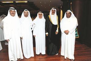 الشيخ سالم العبدالعزيز في لقطة مع احمد بهبهاني وعبدالوهاب الوزان وعلي رشيد البدر﻿
