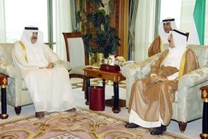 صاحب السمو الامير خلال لقائه السفير الاماراتي
