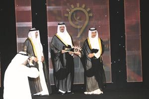سمو الشيخ جابر المبارك مسلما تكريم صاحب السمو الملكي الامير خالد الفيصل للامير سلطان بن خالد الفيصل
