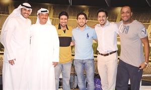 فريق برنامج ملعب الوطن مع اللاعبين محمد جراغ وفراس الخطيب ونواف الخالدي 