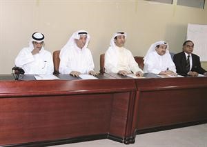 عادل الغانم وجاسم الغانم خلال عمومية سيتي سنتر التجارية 	قاسم باشا﻿